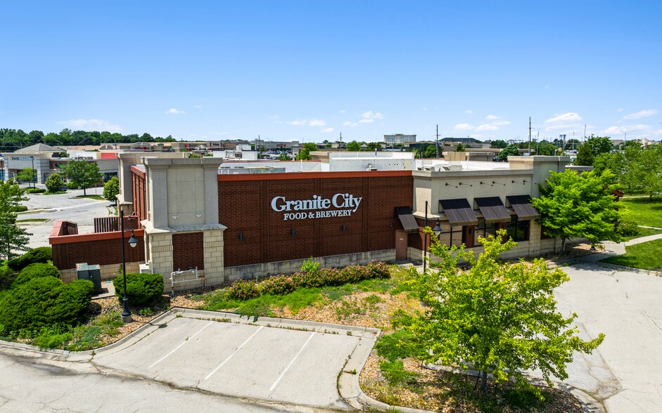 More Photos Of 15085 W 119th St, Olathe Restaurant For Sale