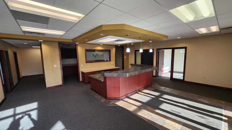 More Photos Of 370 N Meridian St, Blackfoot Office For Lease