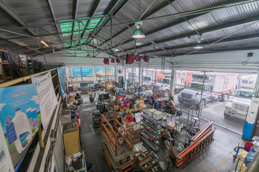 More Photos Of 824 Sheridan St, Honolulu Warehouse For Lease