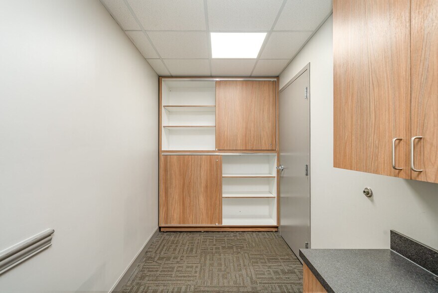 More Photos Of 1001 Merylinger Ct, Franklin Medical For Lease