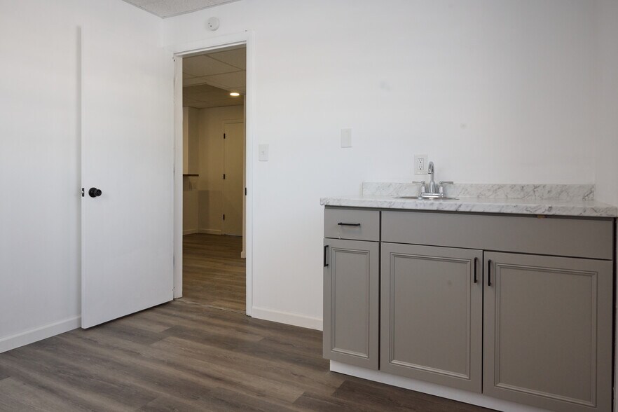 More Photos Of 3494 S Hamilton Rd, Columbus Office For Lease