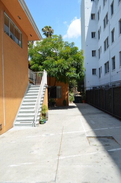 More Photos Of 749 S Berendo St, Los Angeles Apartments For Sale