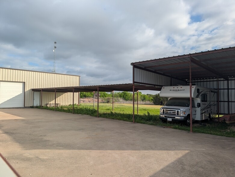 More Photos Of 6610 N State Highway 6, Waco Flex For Lease