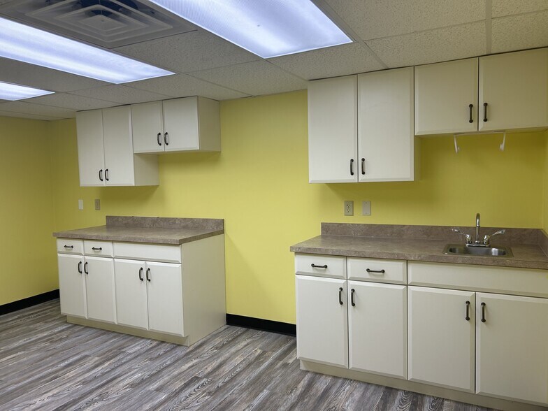 More Photos Of 200 Mission Rd, Palatka Medical For Sale