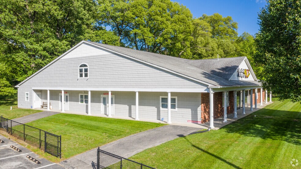 More Photos Of 91 Ritchie Hwy, Severna Park Storefront Retail Office For Sale