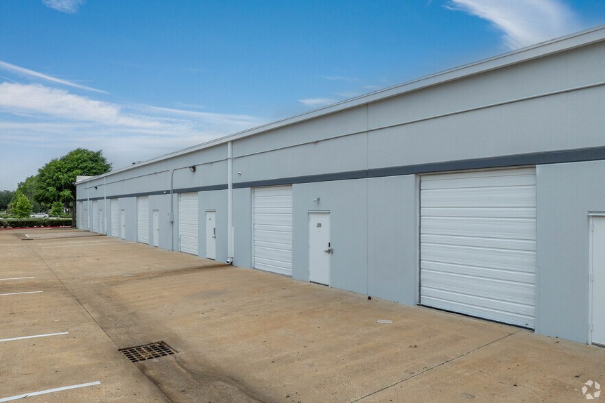 More Photos Of 12615 W Airport Blvd, Sugar Land Unknown For Lease