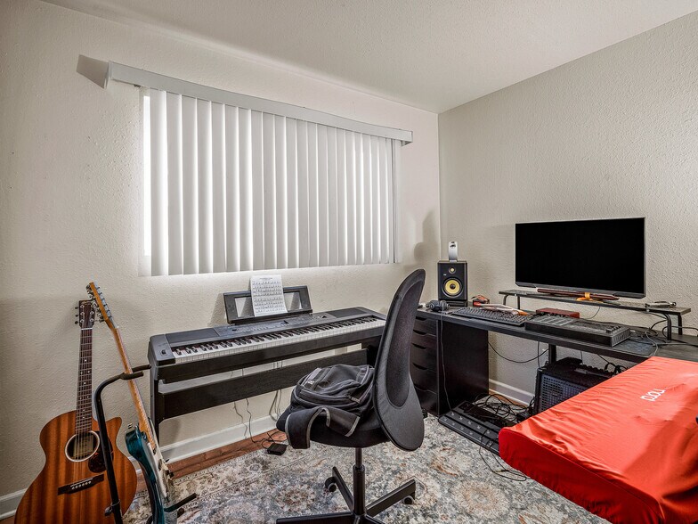 More Photos Of 718 13th St, Sacramento Apartments For Sale