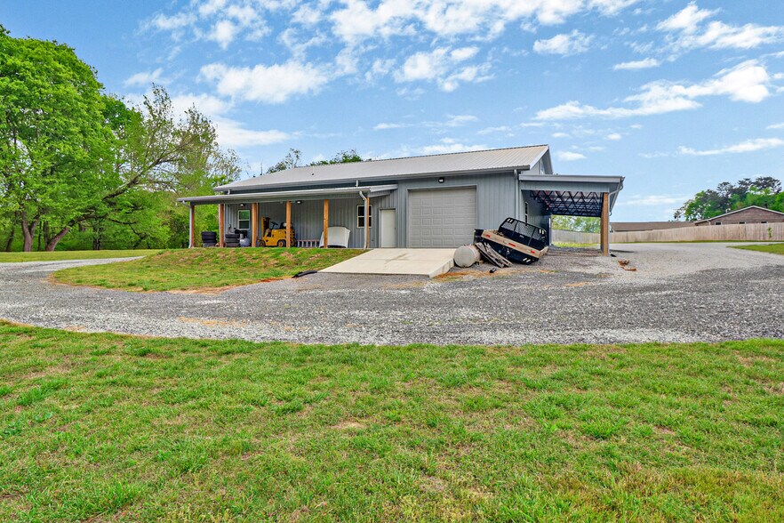 More Photos Of 148 Porter Ln, Spring City Specialty For Sale