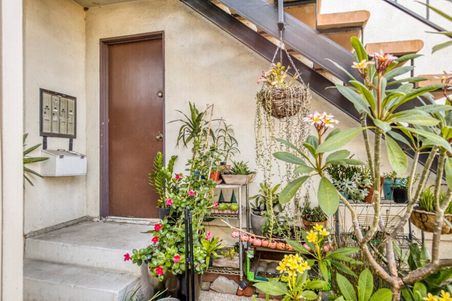 More Photos Of 2714 New Jersey St, Los Angeles Multifamily For Sale