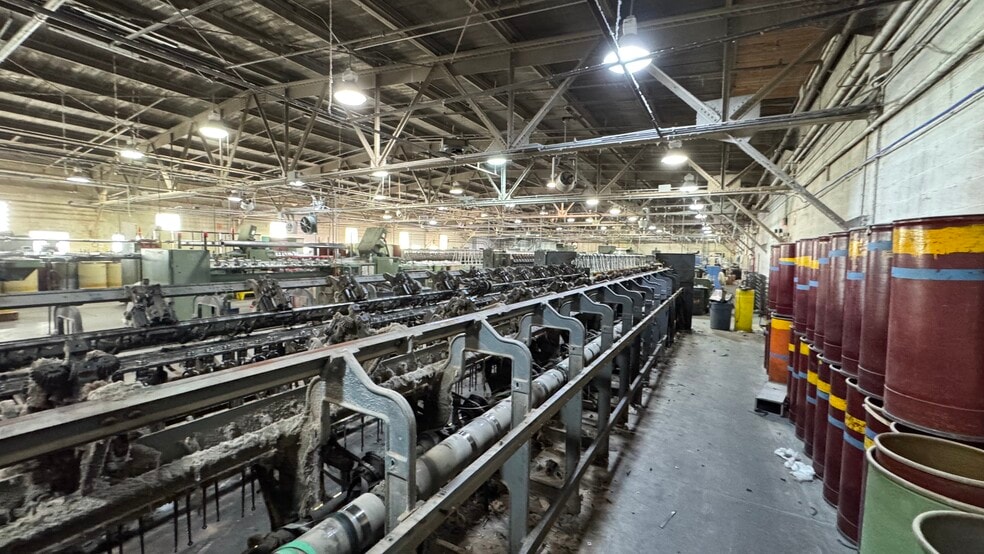 More Photos Of 240 S Main St, Nazareth Flex For Lease