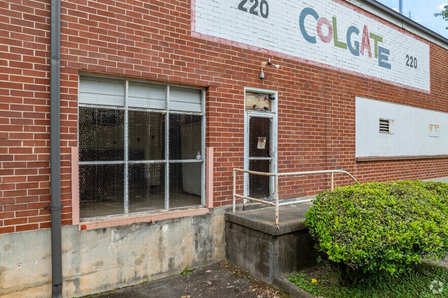 More Photos Of 220 Pearl St SE, Atlanta Light Manufacturing For Lease
