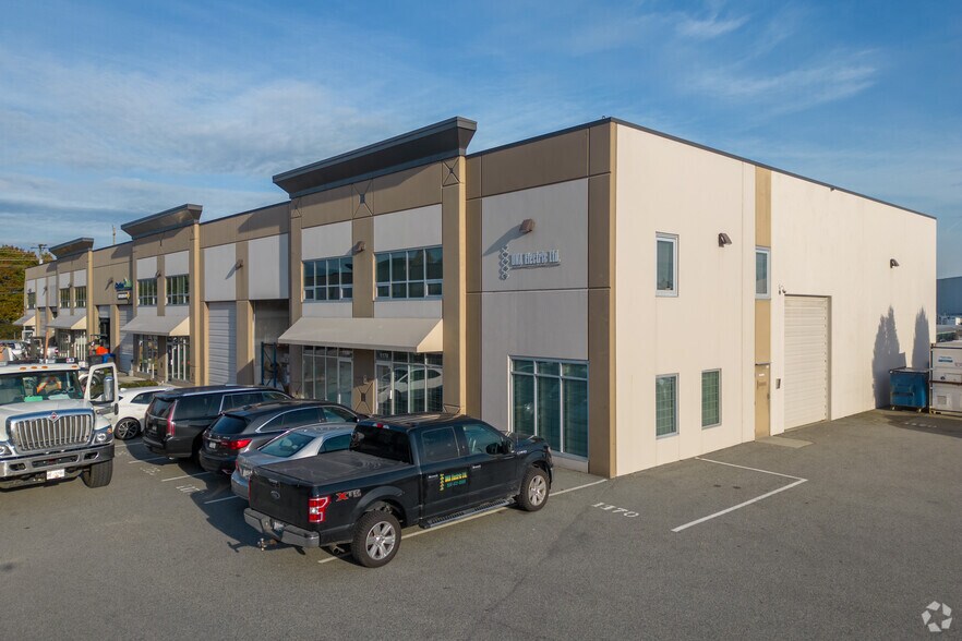 More Photos Of 1368 Kingsway Ave, Port Coquitlam Warehouse For Lease