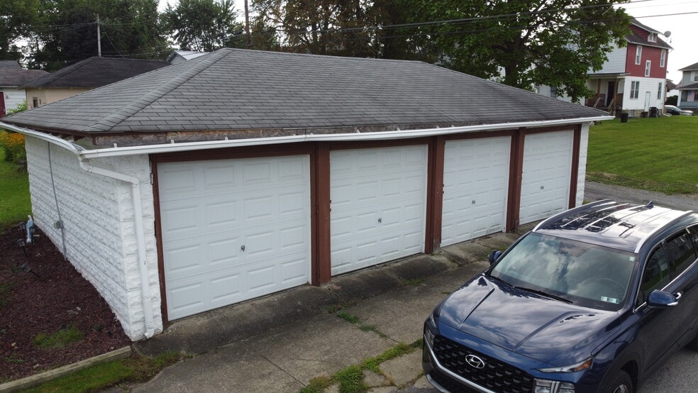 More Photos Of 474 Stambaugh Ave, Sharon Apartments For Sale