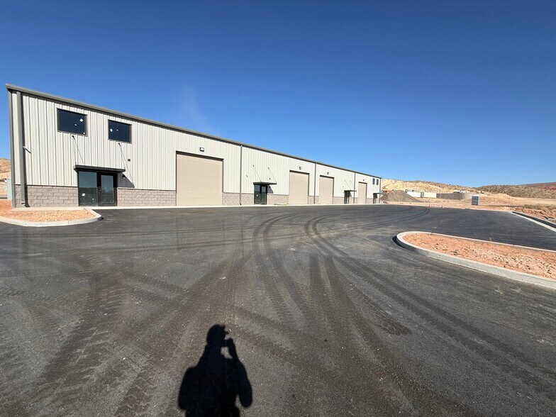 More Photos Of 41 Smelter Dr, Washington Warehouse For Lease