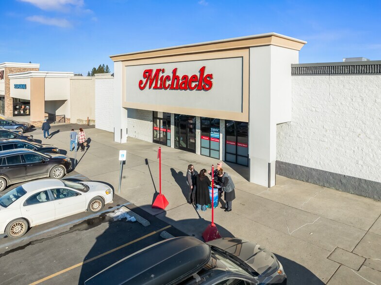 More Photos Of 7630 N Division St, Spokane Freestanding For Sale