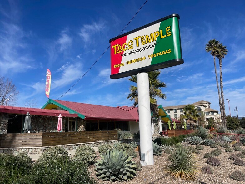 More Photos Of 1575 Calle Joaquin, San Luis Obispo Restaurant For Sale