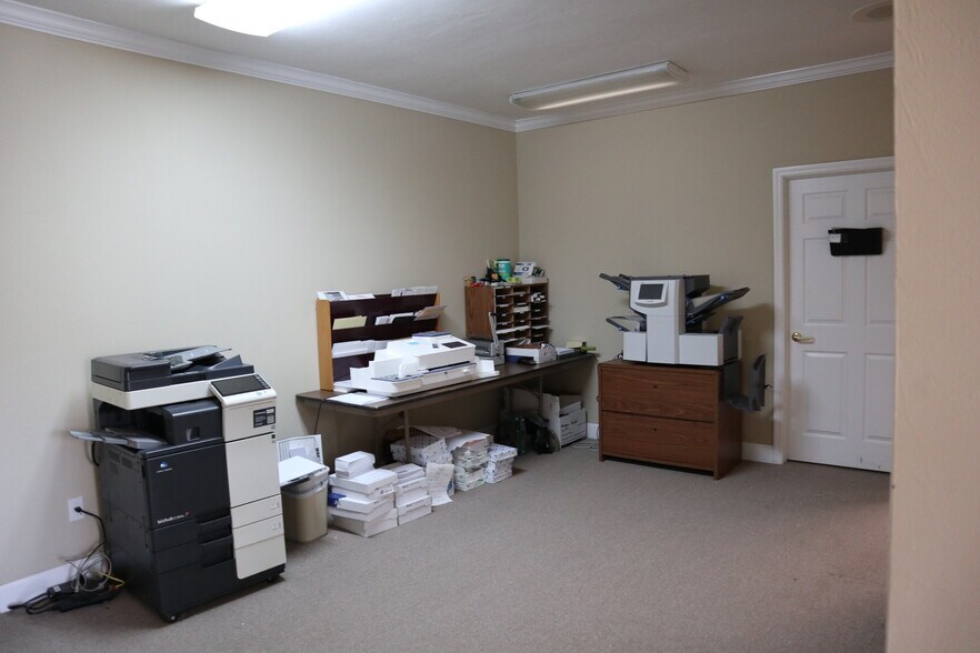 More Photos Of 1974 Commonwealth Ln, Tallahassee Office Residential For Sale
