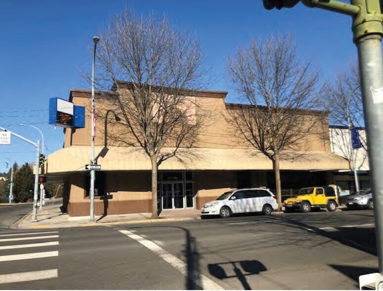More Photos Of 300 E Main St, Pullman Bank For Sale
