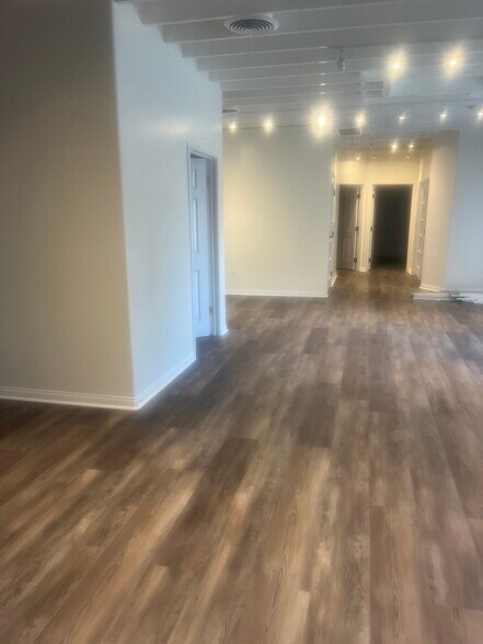 More Photos Of 4110 Cahuenga Blvd, Toluca Lake Office Residential For Lease