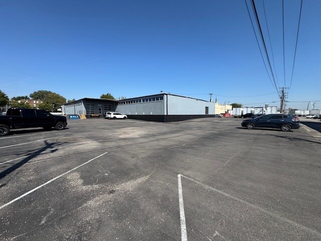 More Photos Of 2322 S 7th St, Saint Louis Warehouse For Lease