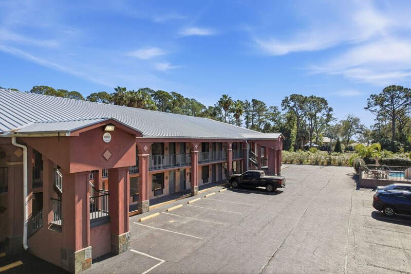 More Photos Of 249 US Highway 98, Apalachicola Hotel For Sale