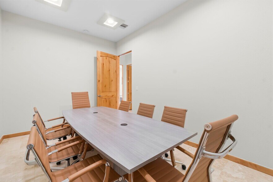 More Photos Of 25329 Budde Rd, The Woodlands Unknown For Lease