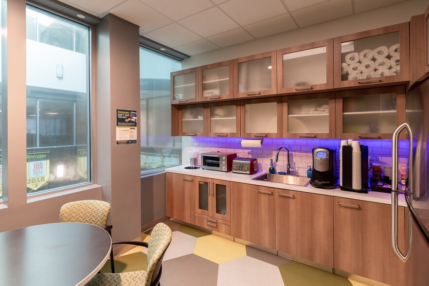 More Photos Of 2000 Ultimate Way, Weston Office For Lease