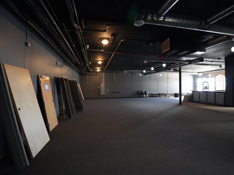 More Photos Of 3210 27th St W, Williston Office For Lease