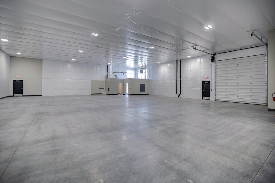 More Photos Of 5807 Thorpe, Spokane Light Distribution For Lease