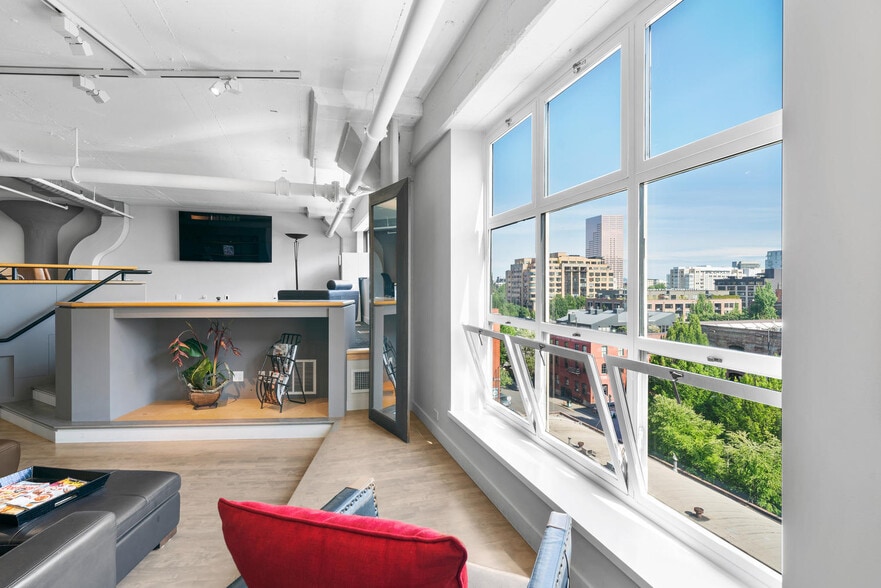 More Photos Of 1314 NW Irving St, Portland Apartments For Sale