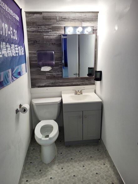 More Photos Of 223 S Lewis St, Monroe Storefront Retail Office For Sale