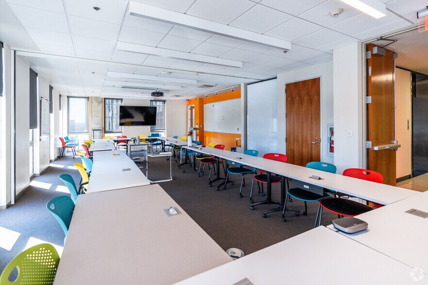 More Photos Of 227 Fayetteville St, Raleigh Office Residential For Lease