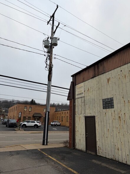 More Photos Of 853 4th Ave, Coraopolis Warehouse For Sale