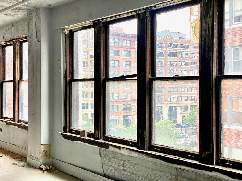 More Photos Of 1701-1709 Locust St, Saint Louis Warehouse For Sale