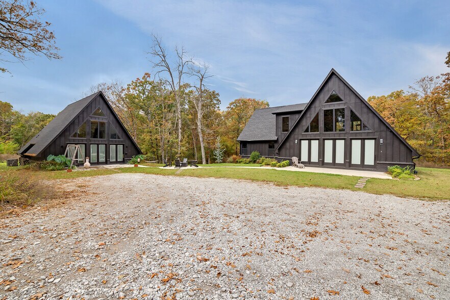 More Photos Of 446724 E 390 Rd, Langley Hotel For Sale