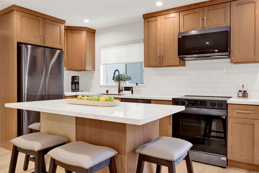 More Photos Of 7410 Denny Ave, Sun Valley Healthcare For Sale