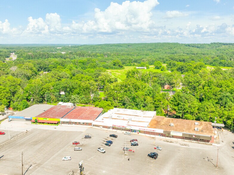 More Photos Of 535 Military St S, Hamilton Unknown For Lease