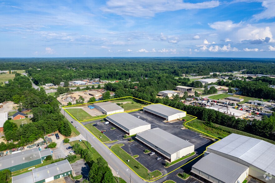 More Photos Of 1516 Kalamazoo Dr, Griffin Unknown For Lease