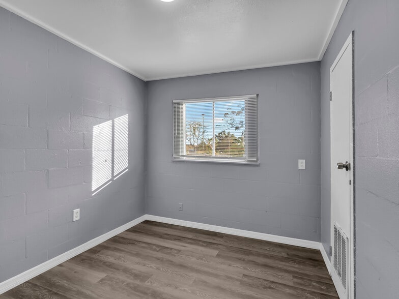 More Photos Of 301 SW 3rd Ter, Mulberry Apartments For Sale