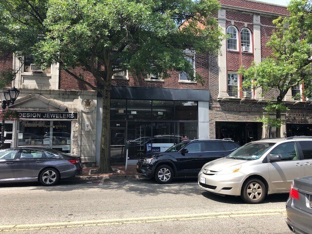 More Photos Of 80-84 Middle Neck Rd, Great Neck Storefront Retail Residential For Lease