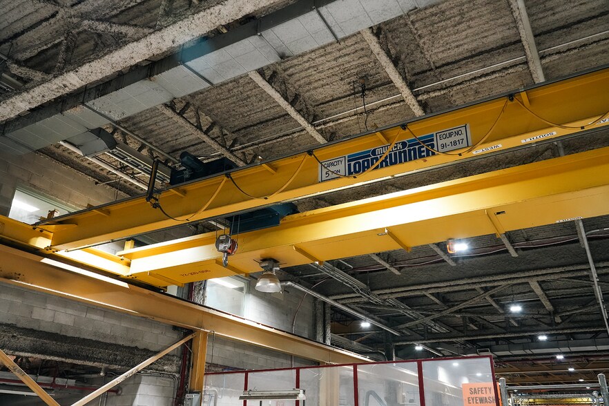 More Photos Of 3363 Davis Rd, Thorold Warehouse For Lease