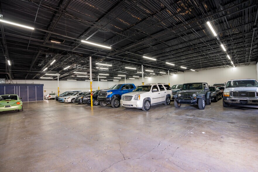 More Photos Of 1365 Regal Row, Dallas Distribution For Sale