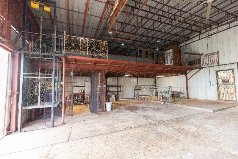 More Photos Of 4824 Pontchartrain Dr, Slidell Light Manufacturing For Sale