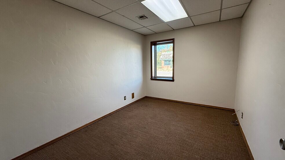 More Photos Of 1001 W Broadway St, Muskogee Medical For Sale