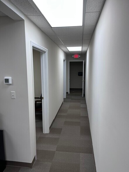 More Photos Of 3006 Mount Vernon Rd, Hurricane Office Residential For Sale
