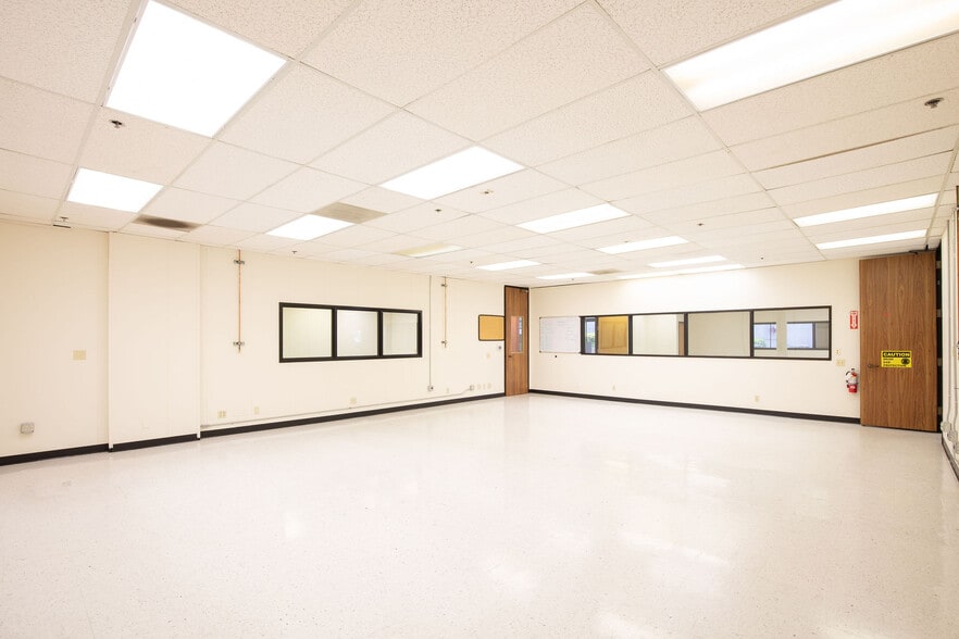 More Photos Of 145-155 N Wolfe Rd, Sunnyvale Flex For Sale