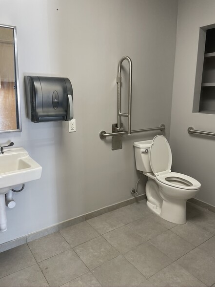 More Photos Of 325 S Highland Ave, Briarcliff Manor Village Medical For Lease