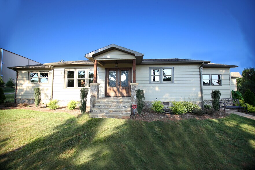 Primary Photo Of 1697 NC-16 Business, Denver Coworking Space