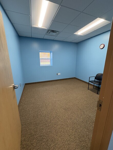 More Photos Of 867-887 Grand Oaks Dr, Howell Warehouse For Lease