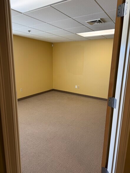 More Photos Of 30 Man Mar Dr, Plainville Office For Lease